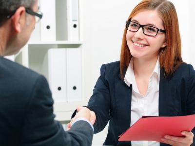 торжественное вручение сертификата о трудоустройстве 20 лучшим выпускникам колледжей города Алматы