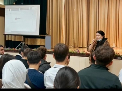 прошла встреча ко Дню борьбы со СПИДом с представителем СПИД-центра